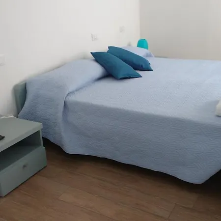 La Vie Est Belle Couette-café