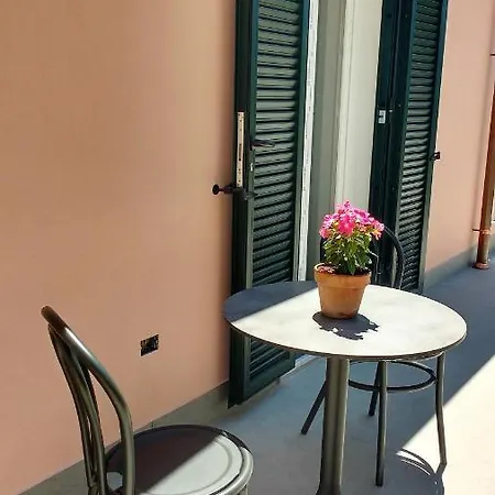 La Vie Est Belle 3*