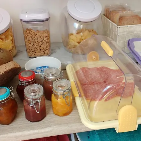 Couette-café La Vie Est Belle Finale Ligure