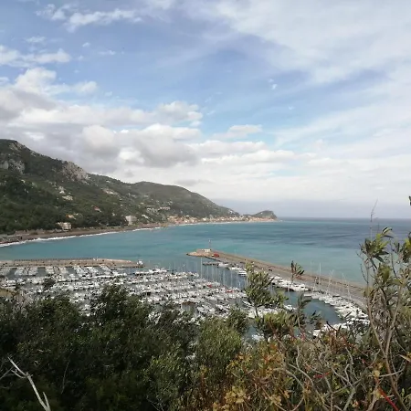 Oda ve Kahvaltı La Vie Est Belle 3*