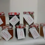 فندق مبيت وإفطار La Vie Est Belle 3*