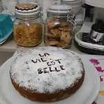 La Vie Est Belle