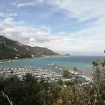 فندق مبيت وإفطار La Vie Est Belle 3*