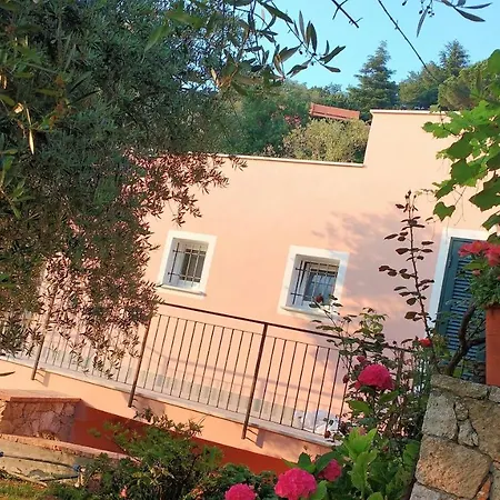 La Vie Est Belle 3* فينالي ليغوري