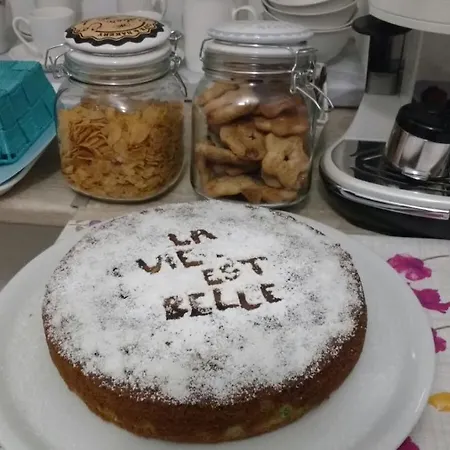 La Vie Est Belle