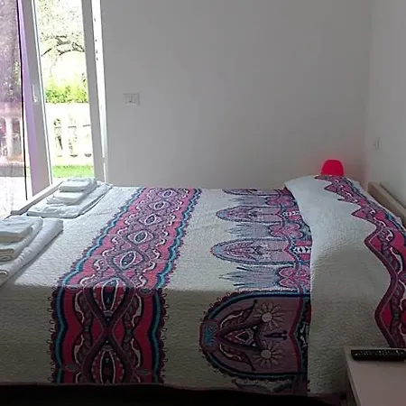La Vie Est Belle B&B