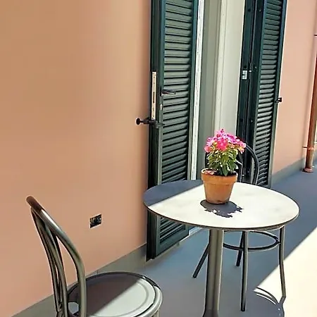 La Vie Est Belle 3*
