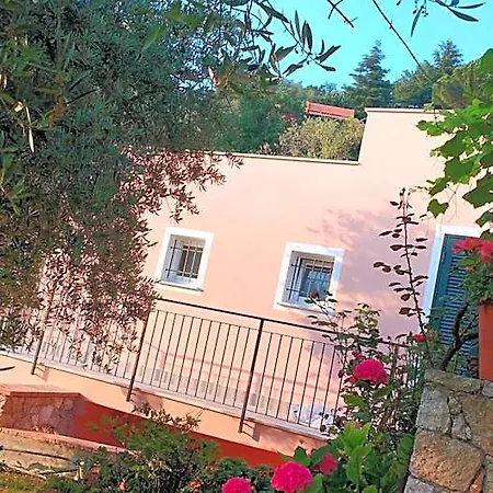 La Vie Est Belle B&B 피날레리구레
