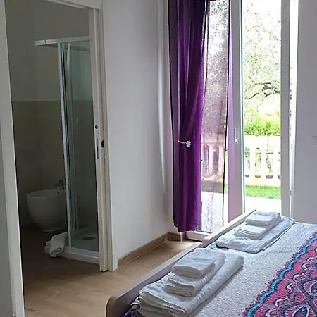La Vie Est Belle B&B
